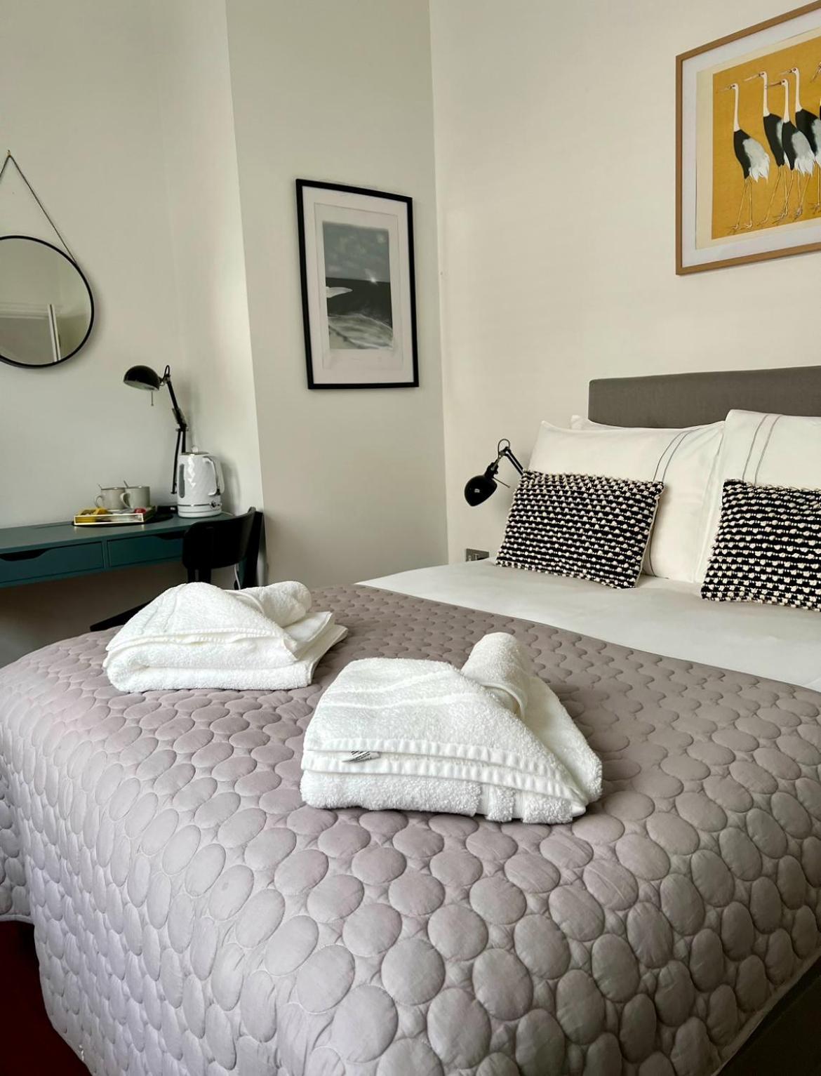 Private Double Room With Ensuite, No Breakfast, Truro City Centre Eksteriør billede