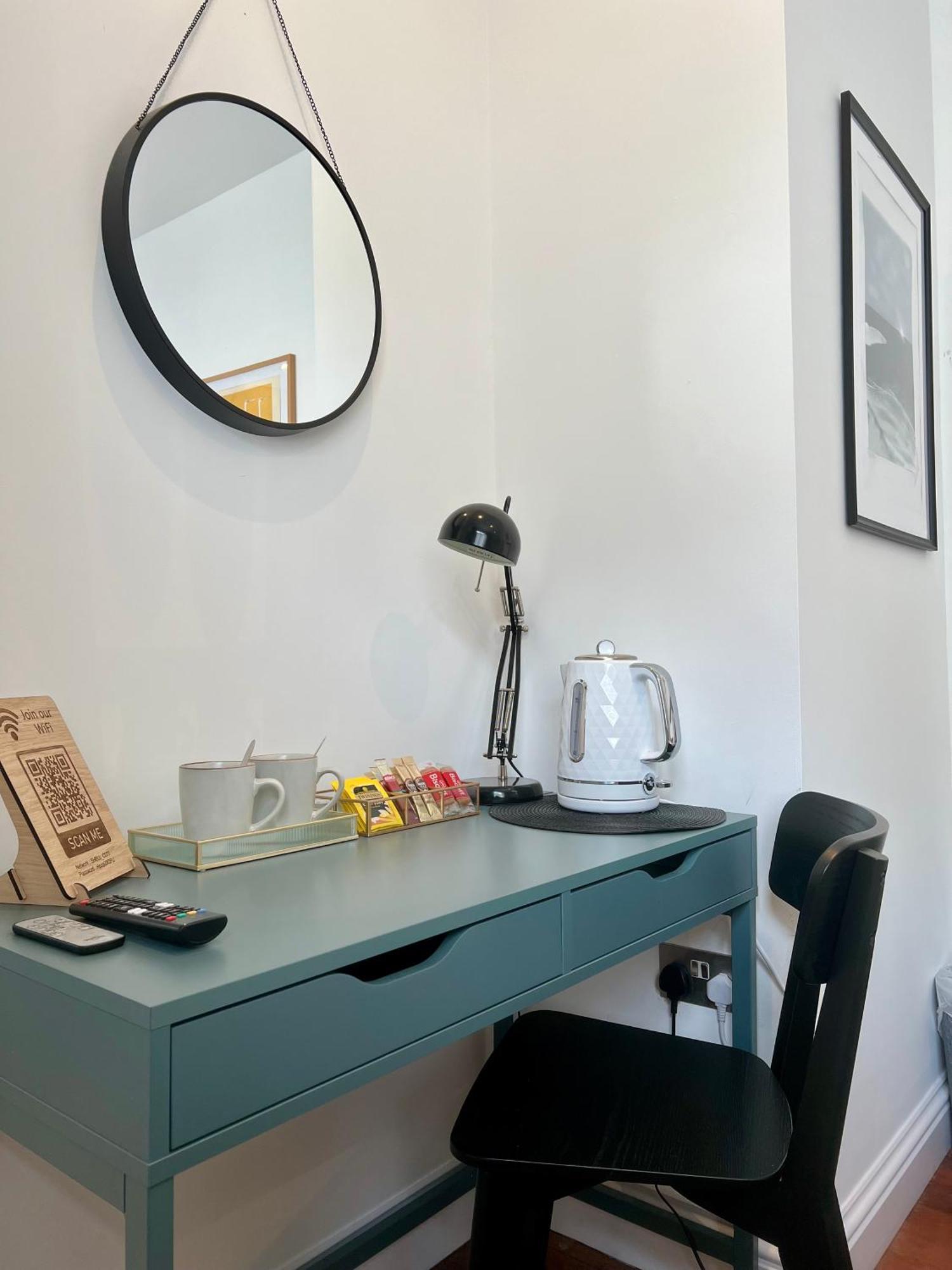 Private Double Room With Ensuite, No Breakfast, Truro City Centre Eksteriør billede